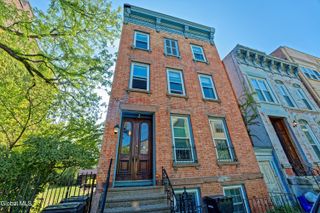 2142 5th Avenue, Troy, NY 12180