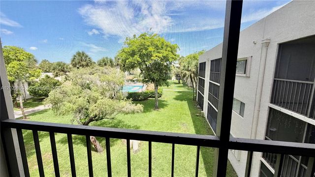 8045 SW 107th Avenue 309, Miami, FL 33173
