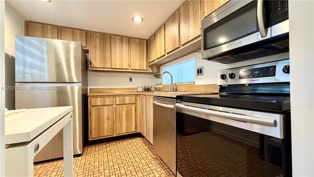 8045 SW 107th Avenue 309, Miami, FL 33173