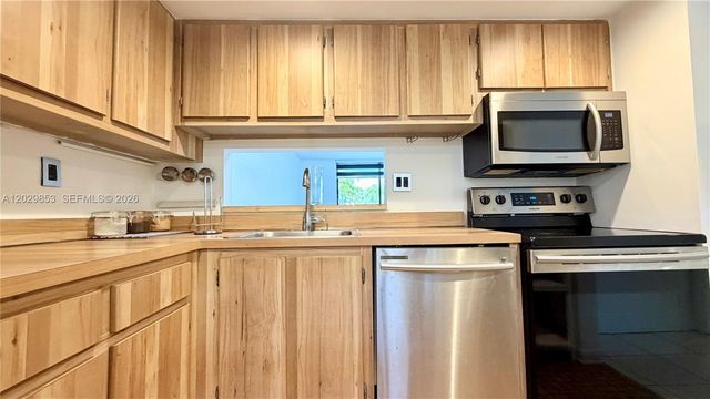 8045 SW 107th Avenue 309, Miami, FL 33173