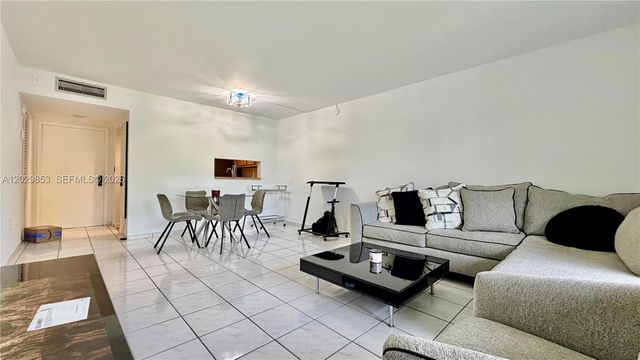 8045 SW 107th Avenue 309, Miami, FL 33173