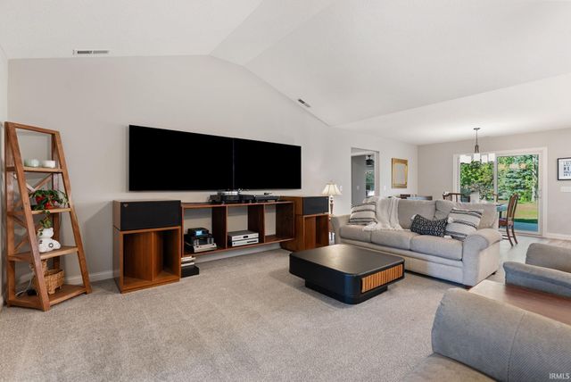 113 Paul Court, Roanoke, IN 46783