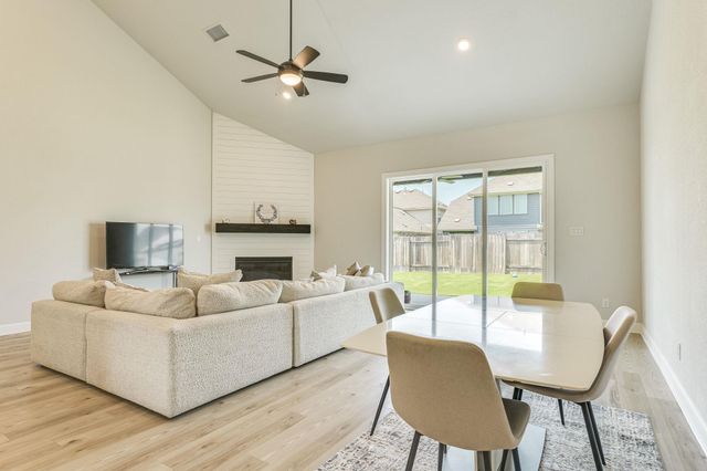 17420 Autumn Falls DR, Manor, TX 78653