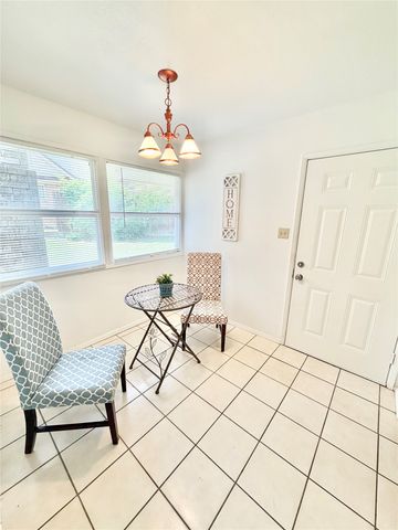 2117 Foxcroft Circle, Denton, TX 76209