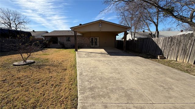 624 Botany Bay Drive, Dallas, TX 75211