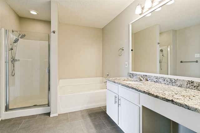 10121 Chapel Rock Drive, Fort Worth, TX 76116