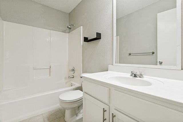 10121 Chapel Rock Drive, Fort Worth, TX 76116