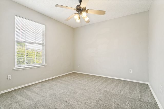 10121 Chapel Rock Drive, Fort Worth, TX 76116