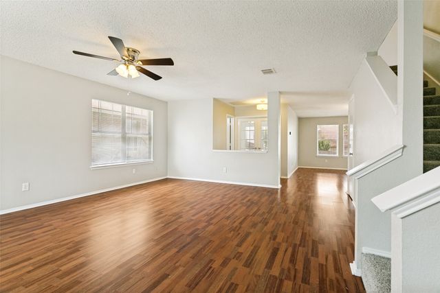 10121 Chapel Rock Drive, Fort Worth, TX 76116