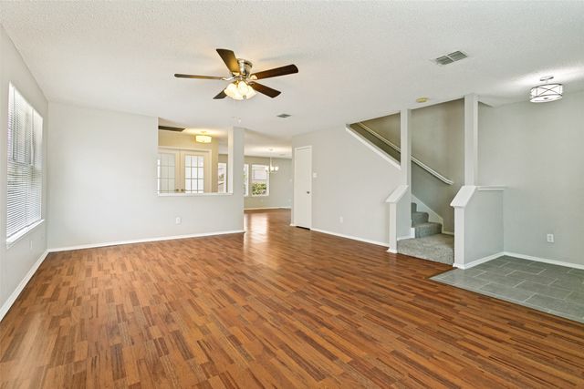 10121 Chapel Rock Drive, Fort Worth, TX 76116