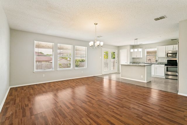 10121 Chapel Rock Drive, Fort Worth, TX 76116