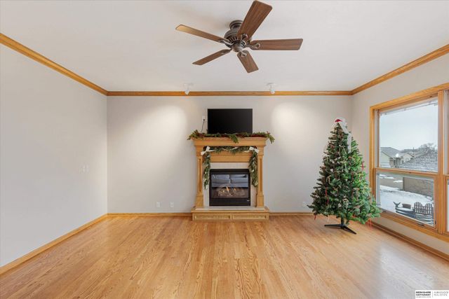 907 Woodland Avenue, Papillion, NE 68046