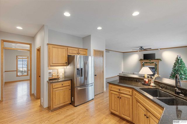 907 Woodland Avenue, Papillion, NE 68046