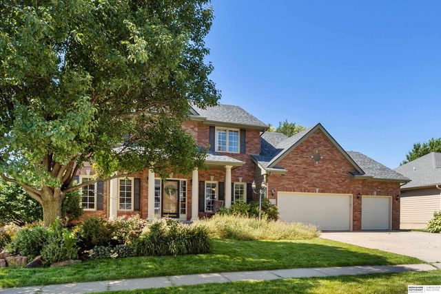 907 Woodland Avenue, Papillion, NE 68046