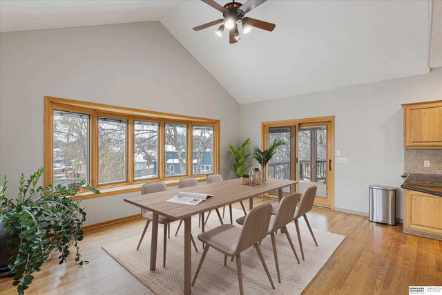 907 Woodland Avenue, Papillion, NE 68046