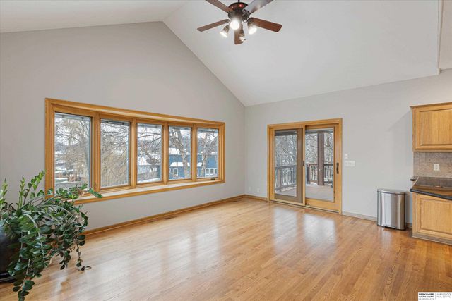 907 Woodland Avenue, Papillion, NE 68046