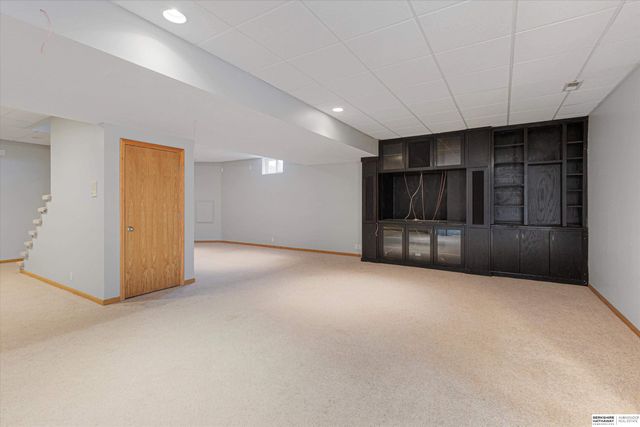 907 Woodland Avenue, Papillion, NE 68046