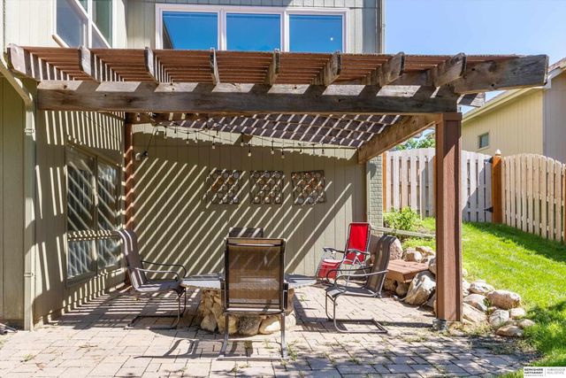 907 Woodland Avenue, Papillion, NE 68046