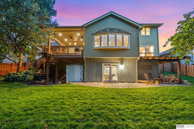 907 Woodland Avenue, Papillion, NE 68046