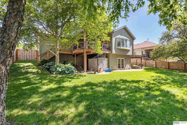 907 Woodland Avenue, Papillion, NE 68046