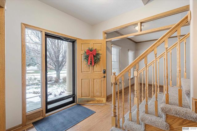 907 Woodland Avenue, Papillion, NE 68046