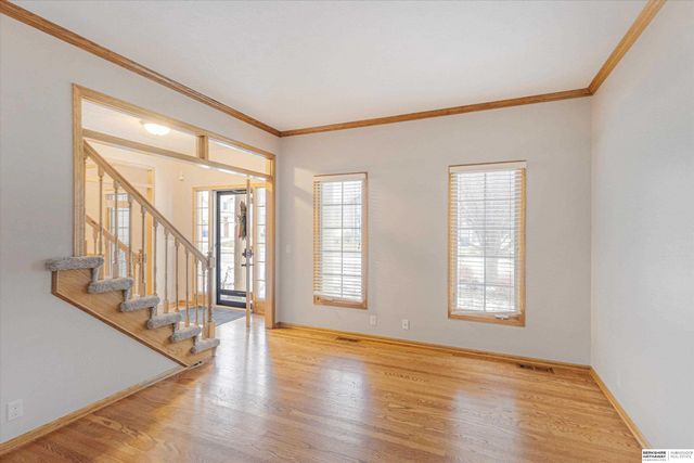 907 Woodland Avenue, Papillion, NE 68046