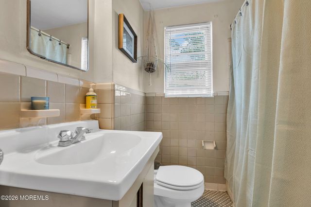 168 Manor Drive, Red Bank, NJ 07701