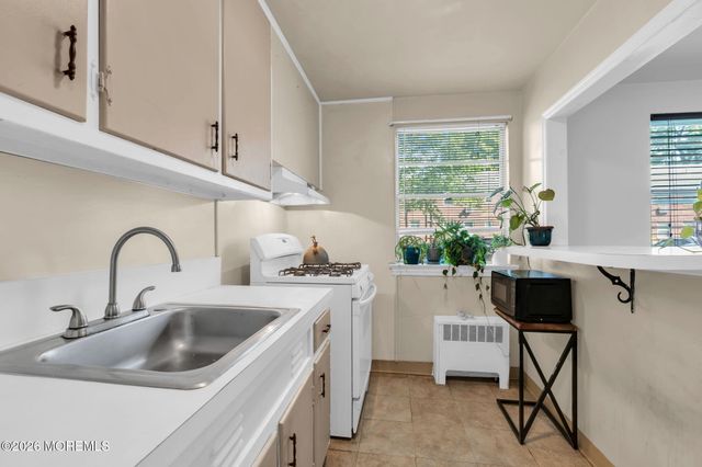 168 Manor Drive, Red Bank, NJ 07701