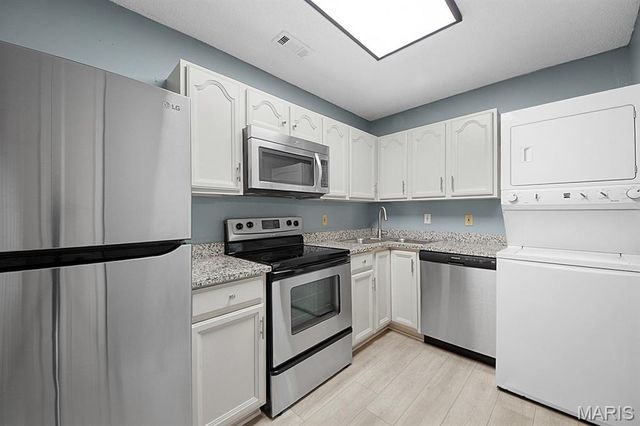 8912 Cardinal Terrace, Brentwood, MO 63144