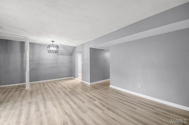 8912 Cardinal Terrace, Brentwood, MO 63144