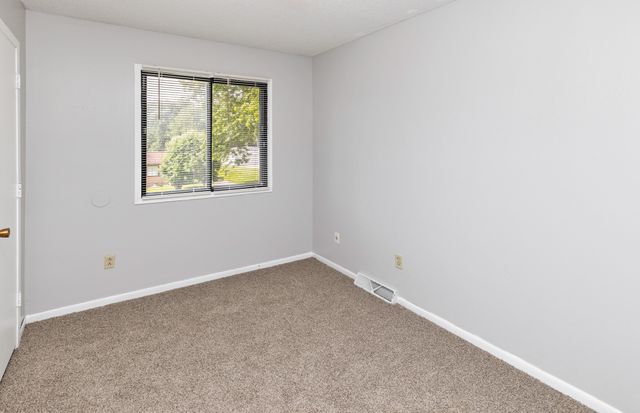 712 E Rose Avenue, Des Moines, IA 50315