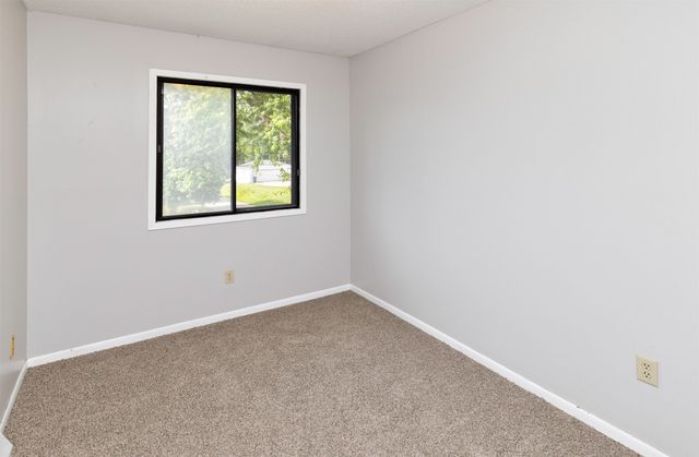 712 E Rose Avenue, Des Moines, IA 50315