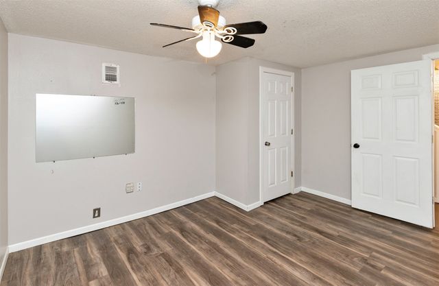 712 E Rose Avenue, Des Moines, IA 50315