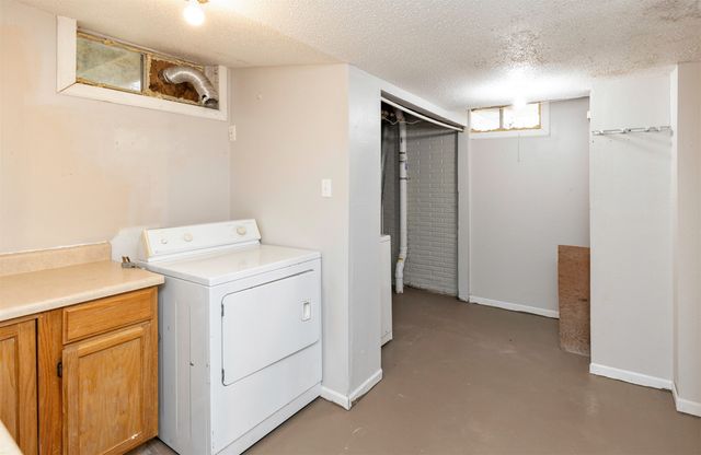 712 E Rose Avenue, Des Moines, IA 50315