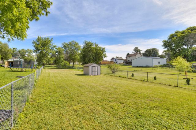 712 E Rose Avenue, Des Moines, IA 50315