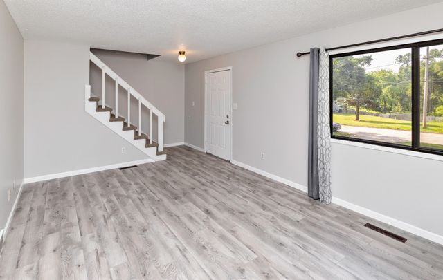 712 E Rose Avenue, Des Moines, IA 50315