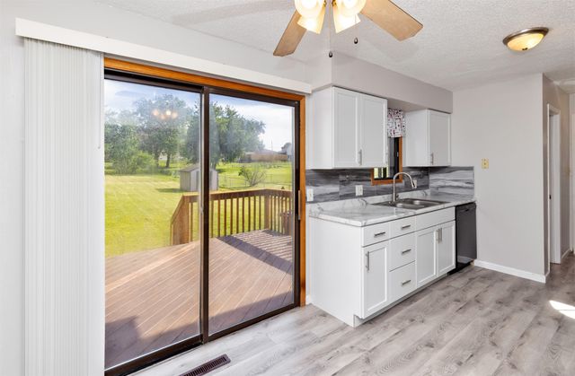 712 E Rose Avenue, Des Moines, IA 50315