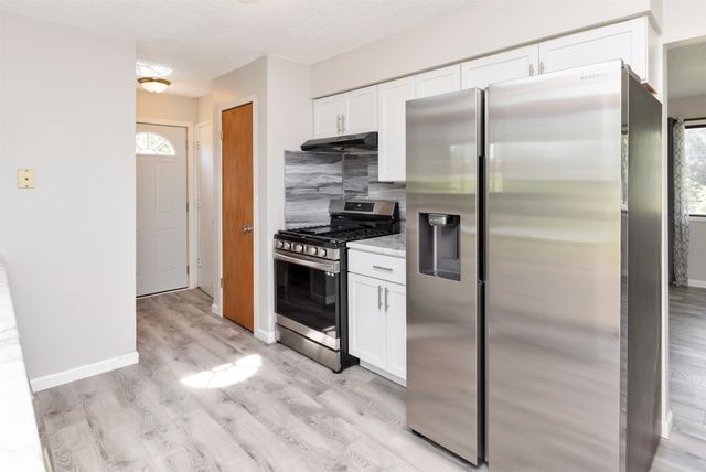 712 E Rose Avenue, Des Moines, IA 50315