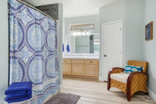 5790 Sunflower Ave, Milton, FL 32570