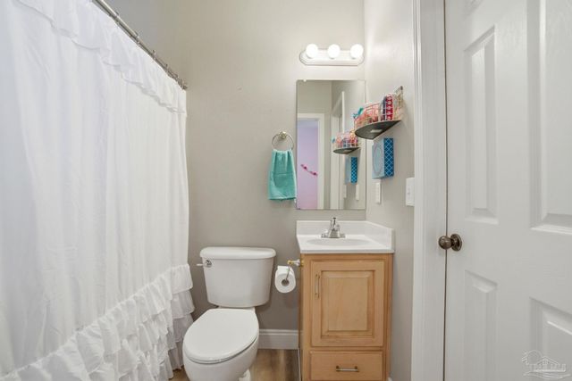 5790 Sunflower Ave, Milton, FL 32570