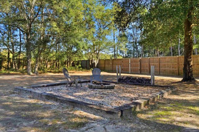 5790 Sunflower Ave, Milton, FL 32570