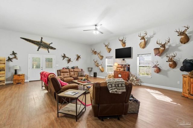 5790 Sunflower Ave, Milton, FL 32570