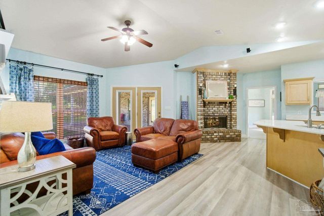 5790 Sunflower Ave, Milton, FL 32570