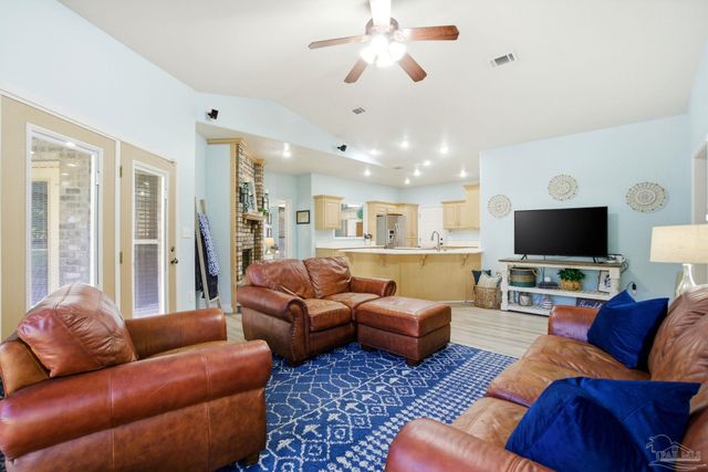 5790 Sunflower Ave, Milton, FL 32570