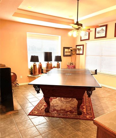 1178 E Remington Park Drive, Talty, TX 75160