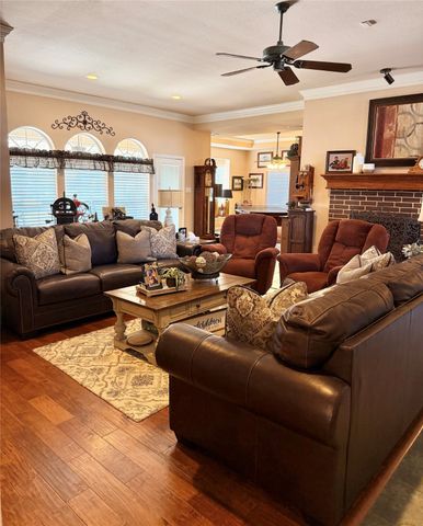 1178 E Remington Park Drive, Talty, TX 75160