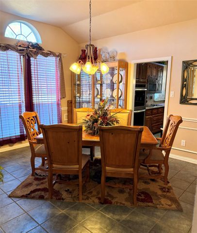 1178 E Remington Park Drive, Talty, TX 75160