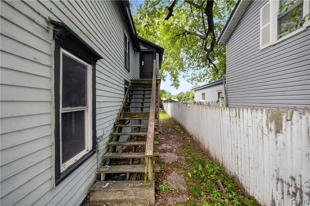 31 Derby Avenue, Auburn, NY 13021
