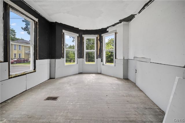 31 Derby Avenue, Auburn, NY 13021