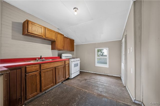 31 Derby Avenue, Auburn, NY 13021